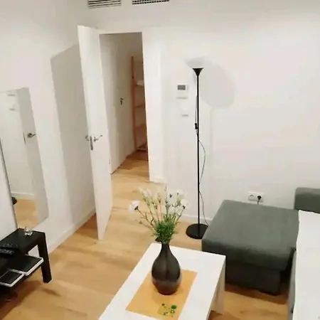 Centrico En Con Garaje Gratis. Apartment Granada